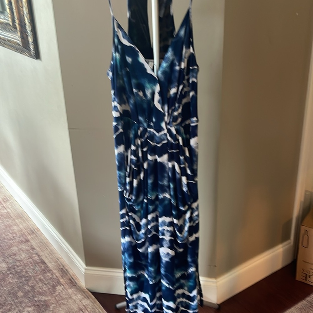 BCBG Generation Faux Wrap Blue and White Sleeveless Dress👗
